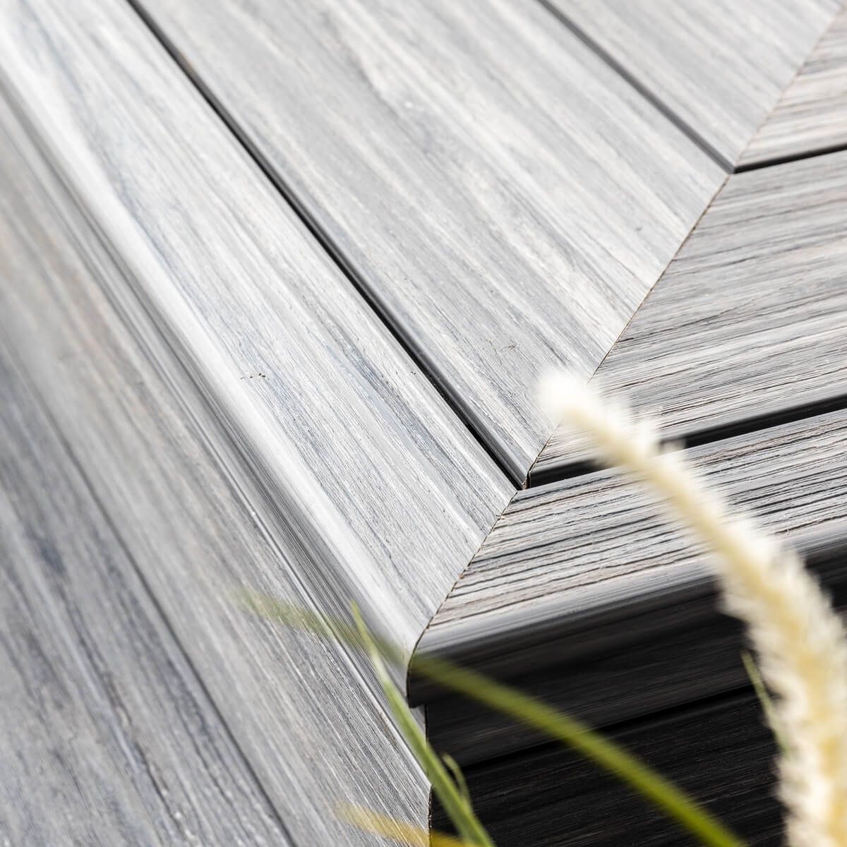 Deska kompozytowa zakończeniowa schodowa Premium Teak – dł. 2,8 m