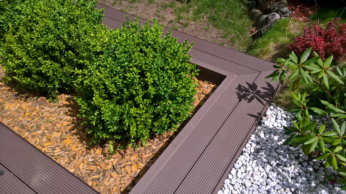 Zahradní úpravy - Terasové prkno WPC Standard Hnědý