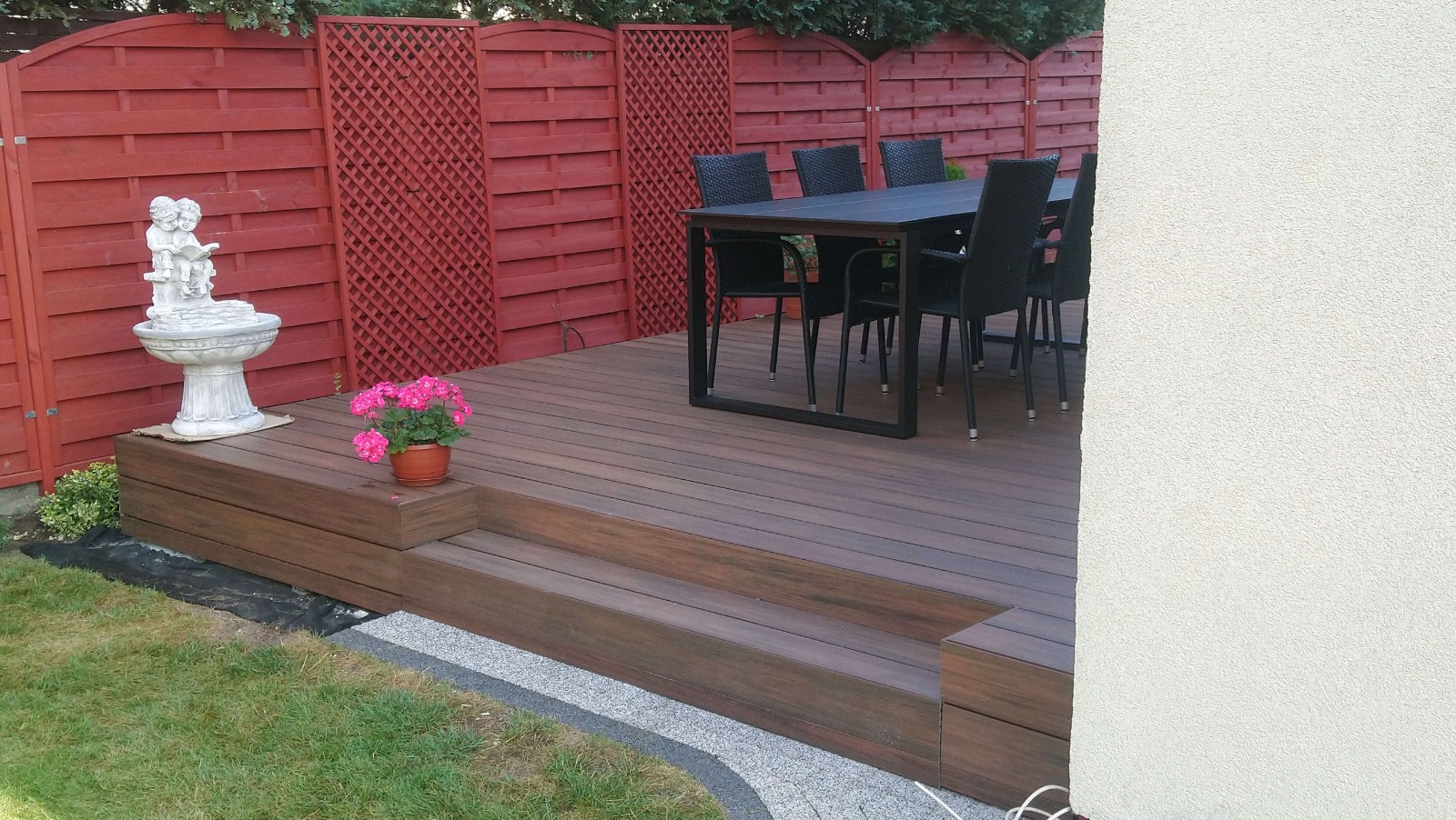Terasa z kompozitních prken Premium Redwood