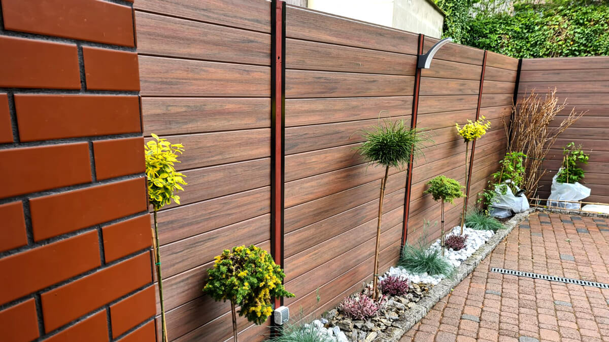 Plot z plotových desek Redwood