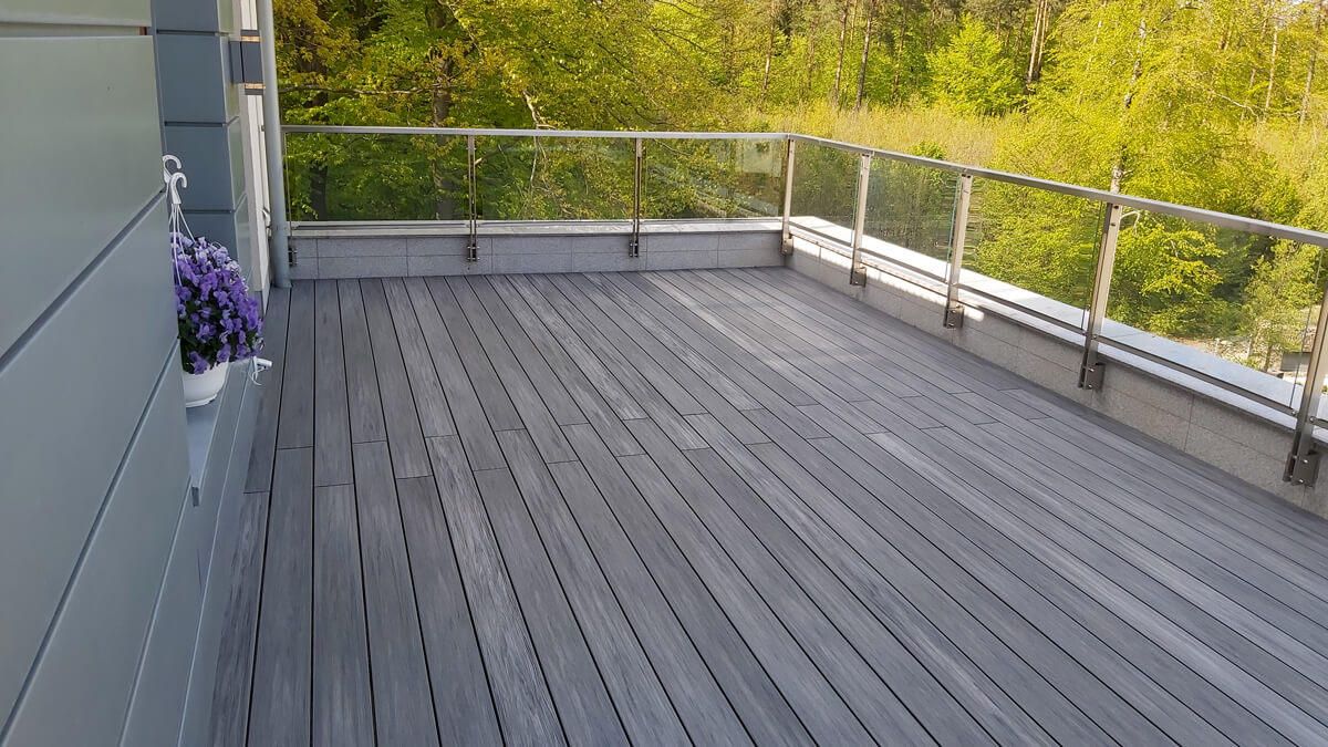 Velká terasa – Terasové prkno WPC Premium Gray