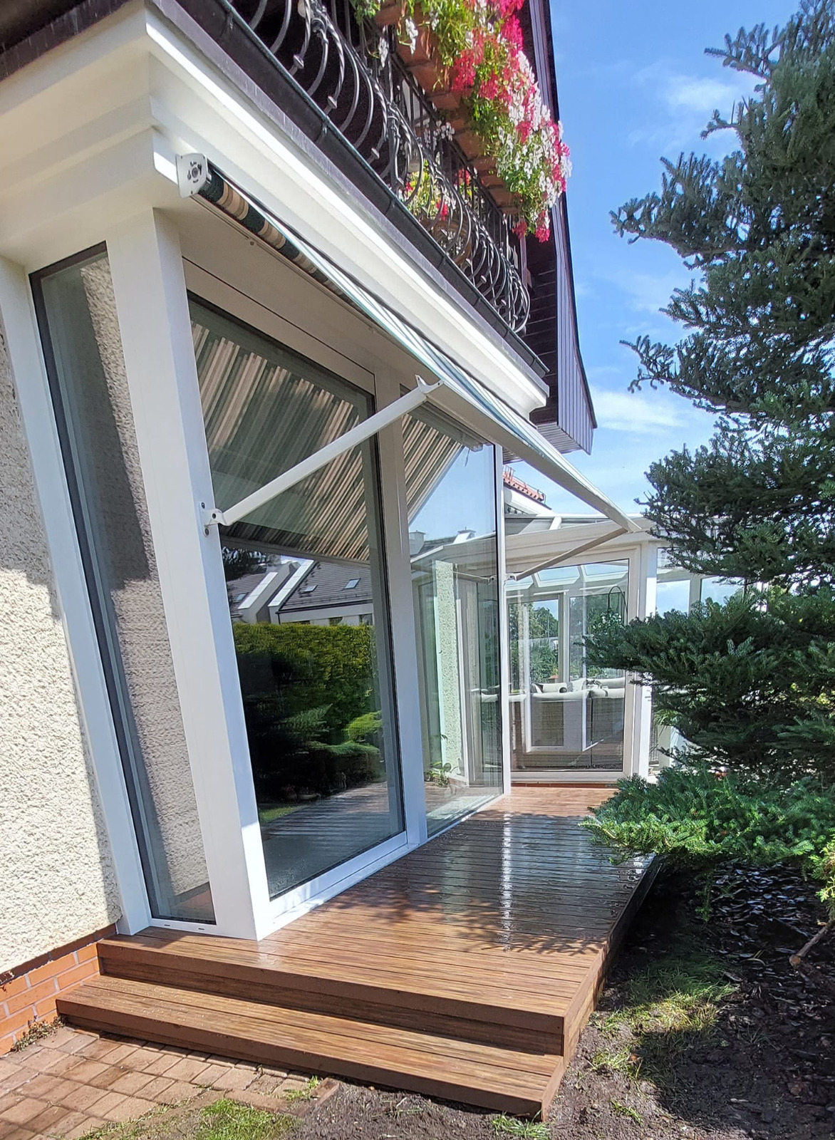 Terasa Premium Redwood – přirozené prodloužení zahrady