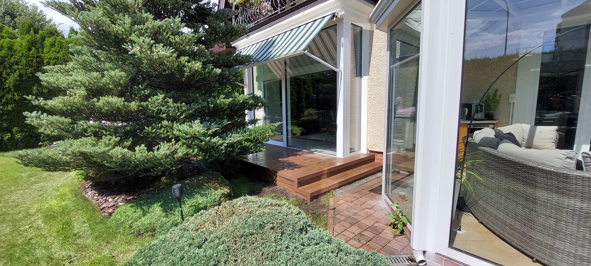 Terasa Premium Redwood – přirozené prodloužení zahrady