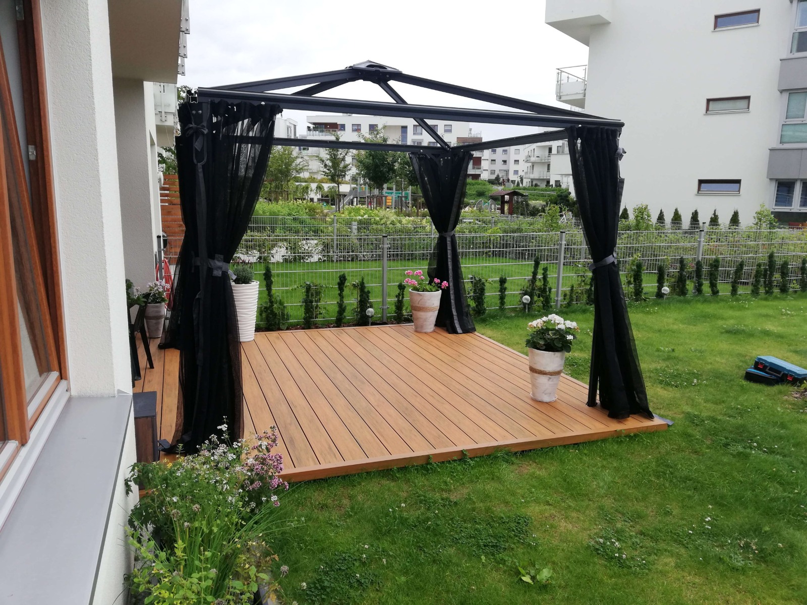 Design terasy s kompozitními prkny Premium Amber