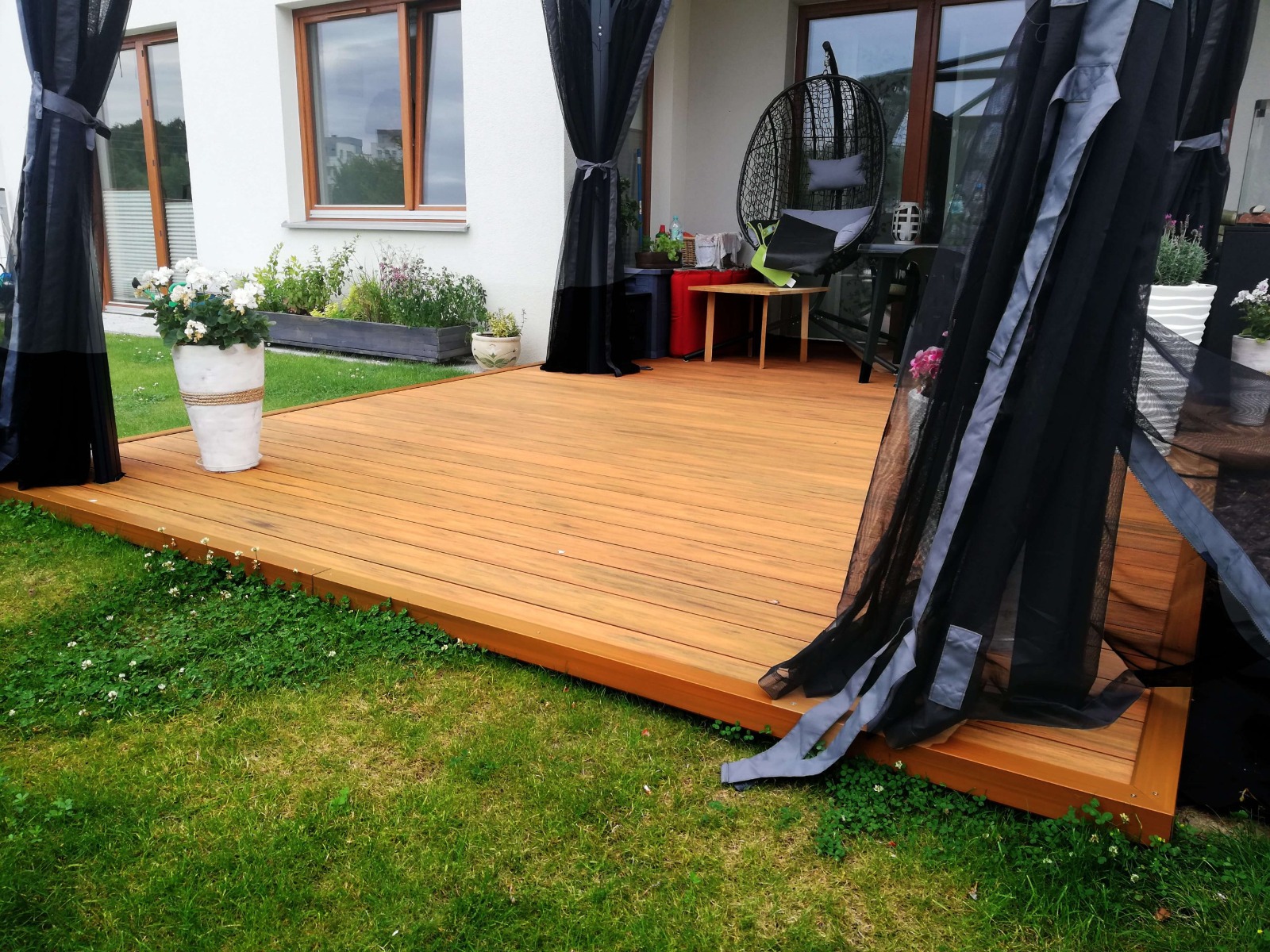 Design terasy s kompozitními prkny Premium Amber