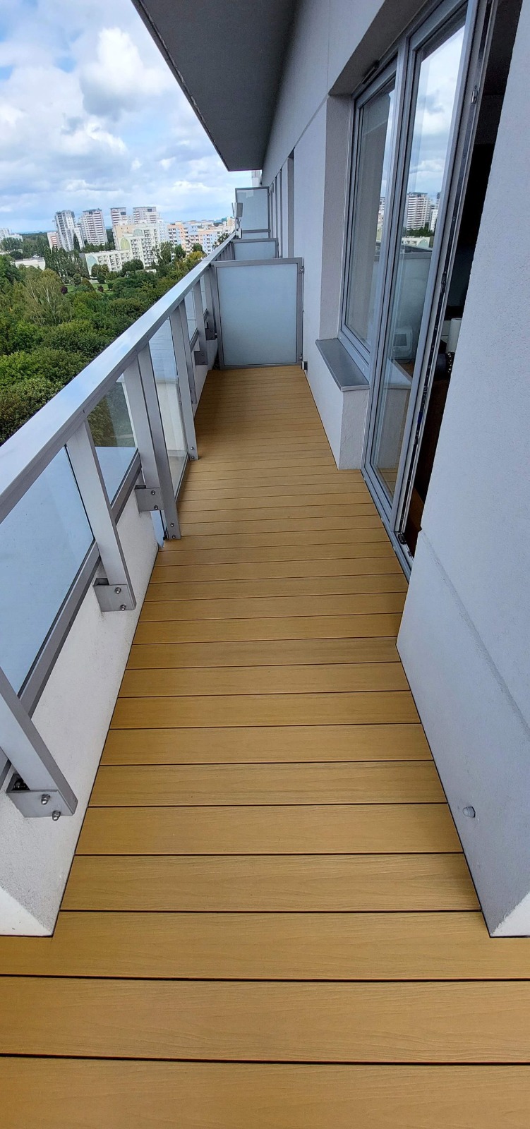 Balkon s kompozitních terasových prken Premium Sand