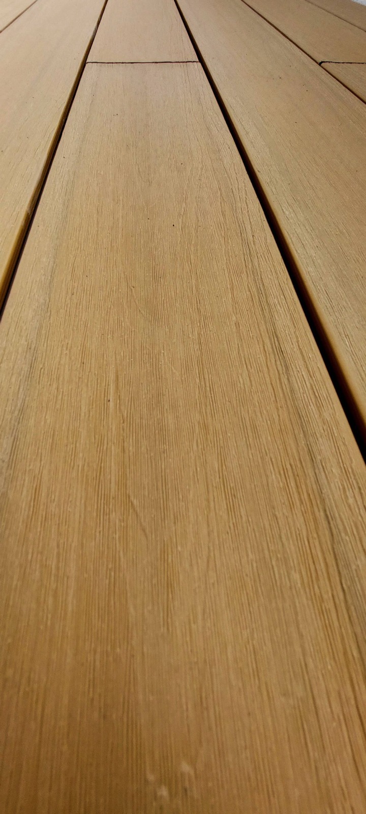 Balkon s kompozitních terasových prken Premium Sand