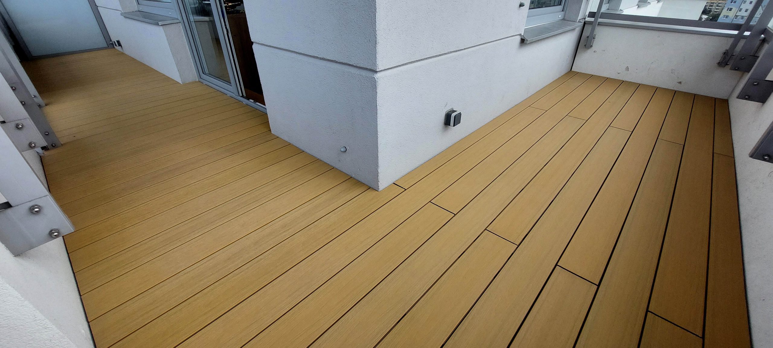 Balkon s kompozitních terasových prken Premium Sand