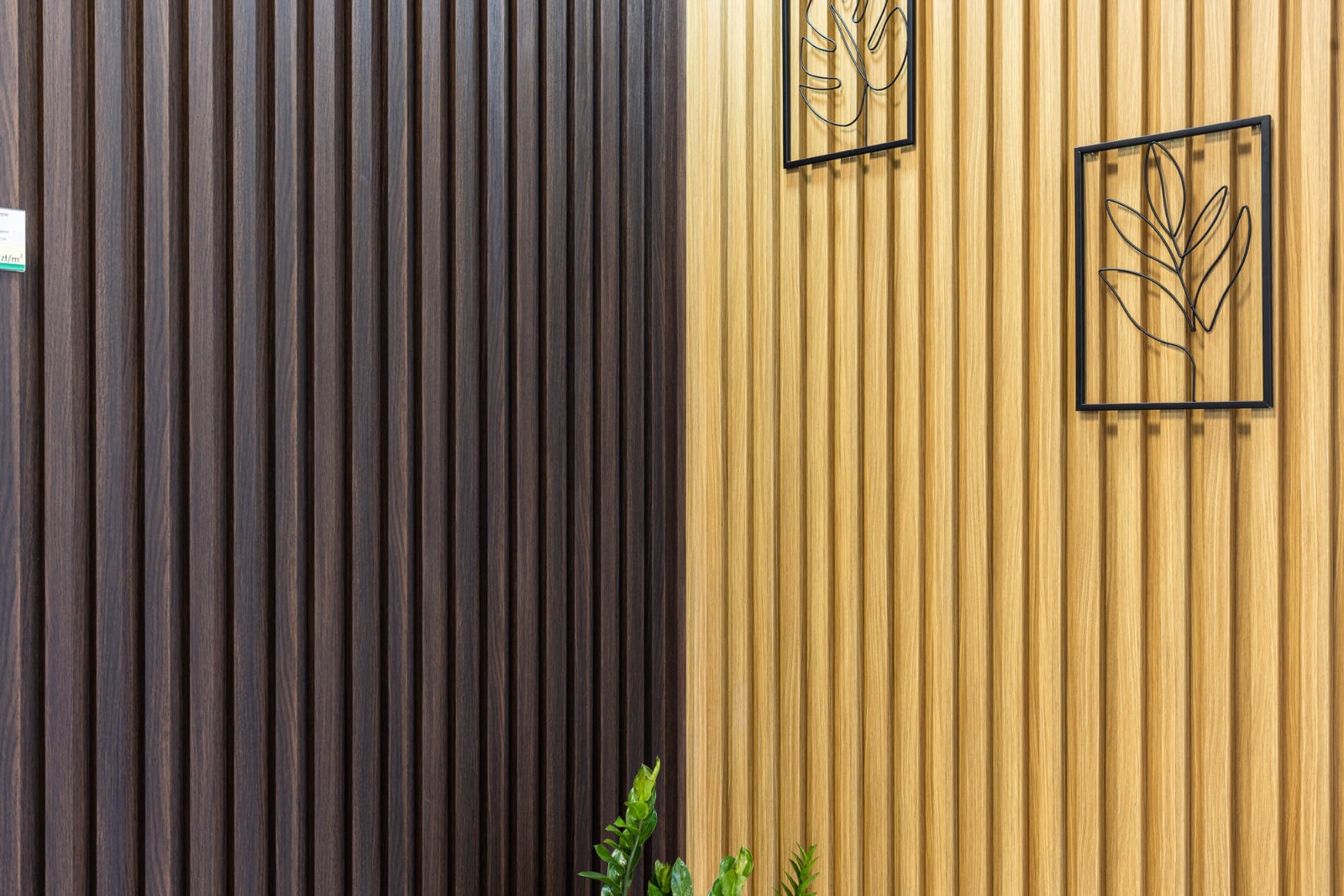 Expozice v showroomu v Rumii - kompozitní desky a panely lamelové