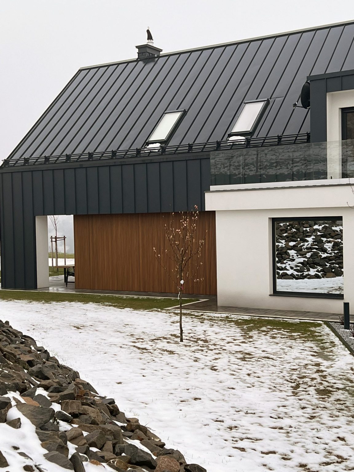 Fasáda domu – 3D fasádní lamely Amber