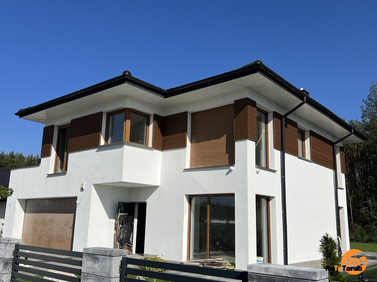 Fasádní lamely Premium Teak – stylová harmonie na fasádě