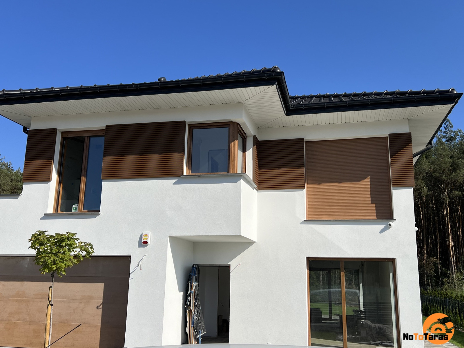 Fasádní lamely Premium Teak – stylová harmonie na fasádě