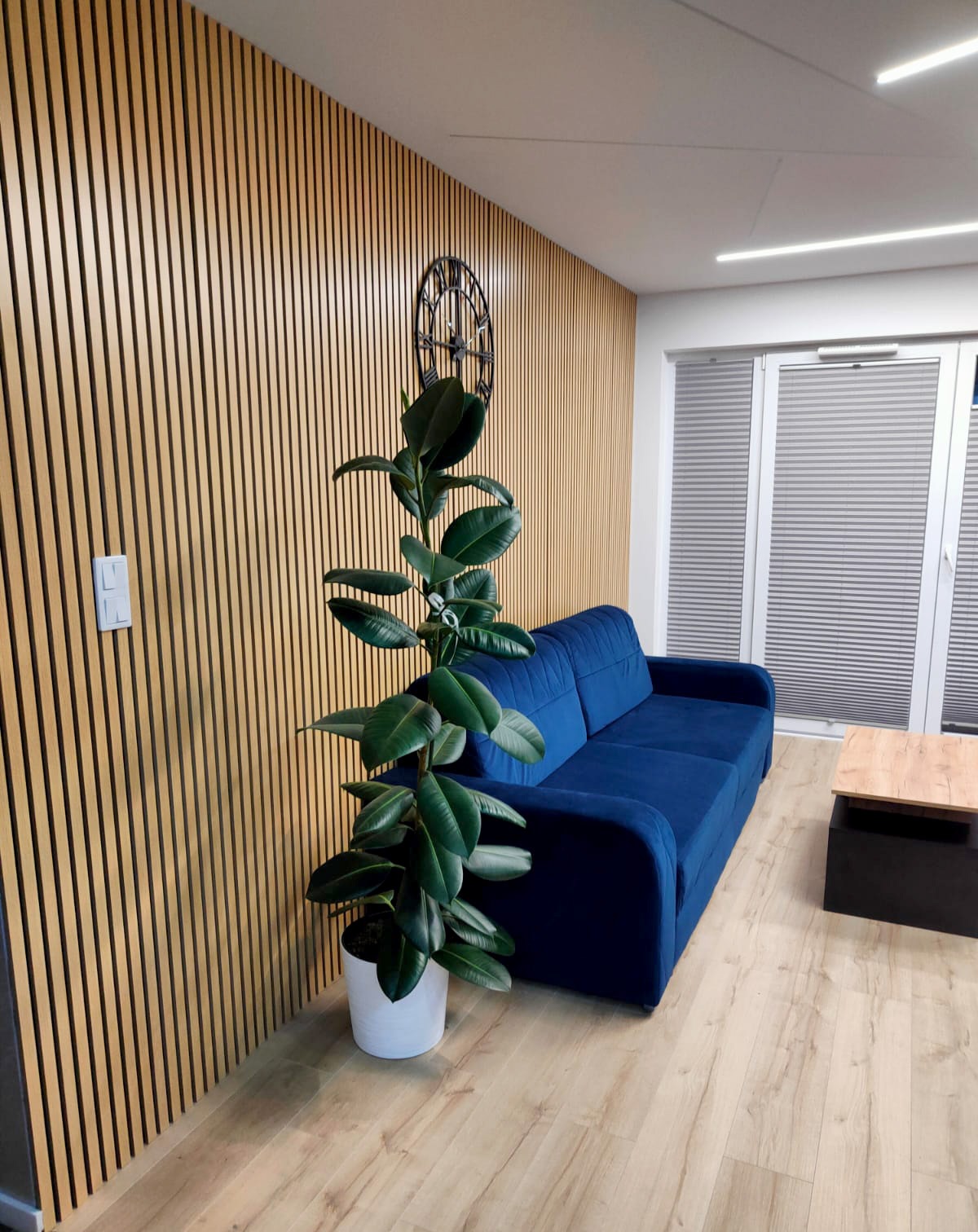 Design obývacího pokoje - Akustický Panel Lamelový na Plsti Světlý Dub