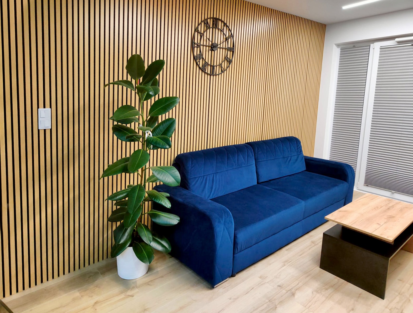 Design obývacího pokoje - Akustický Panel Lamelový na Plsti Světlý Dub