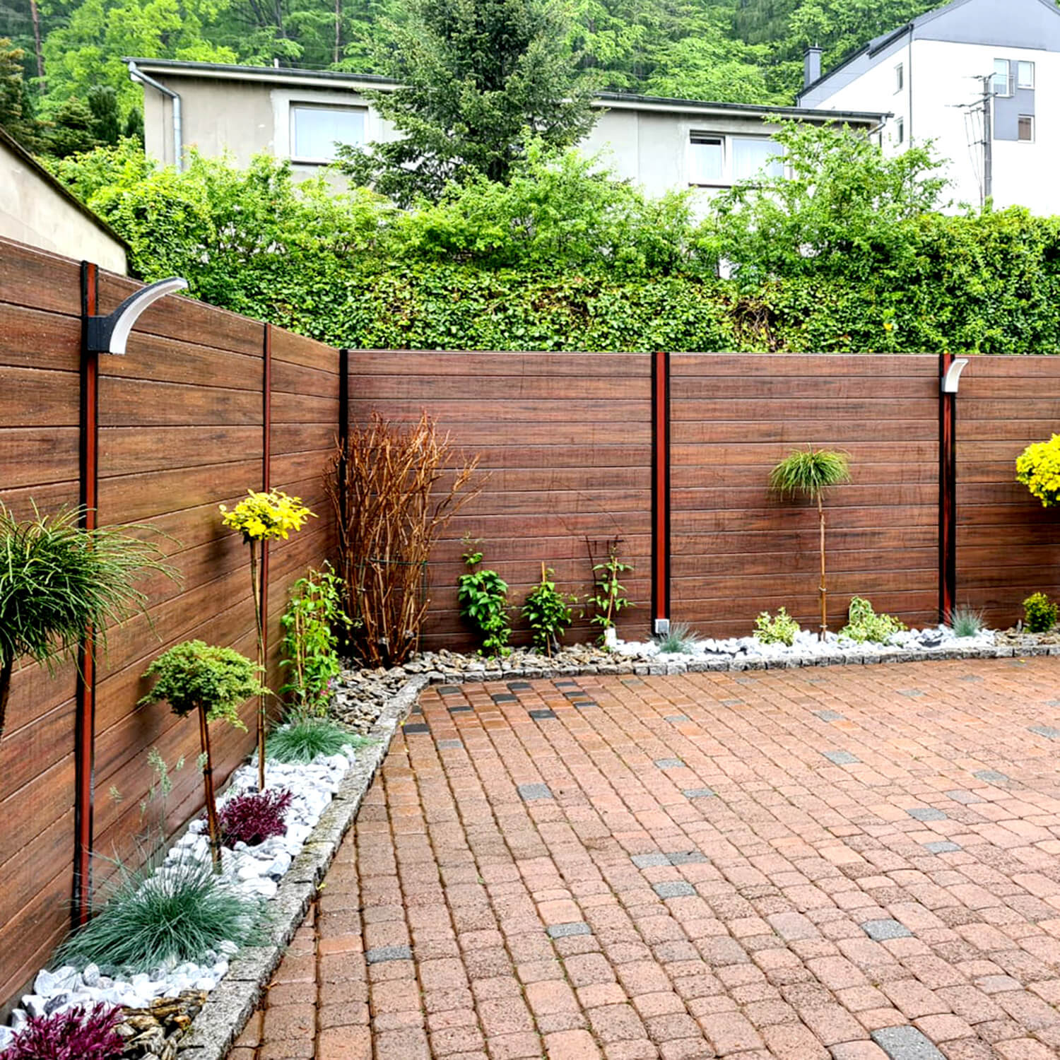 Plotová Deska Premium Redwood – Krása a Funkčnost ve Vaší Zahradě