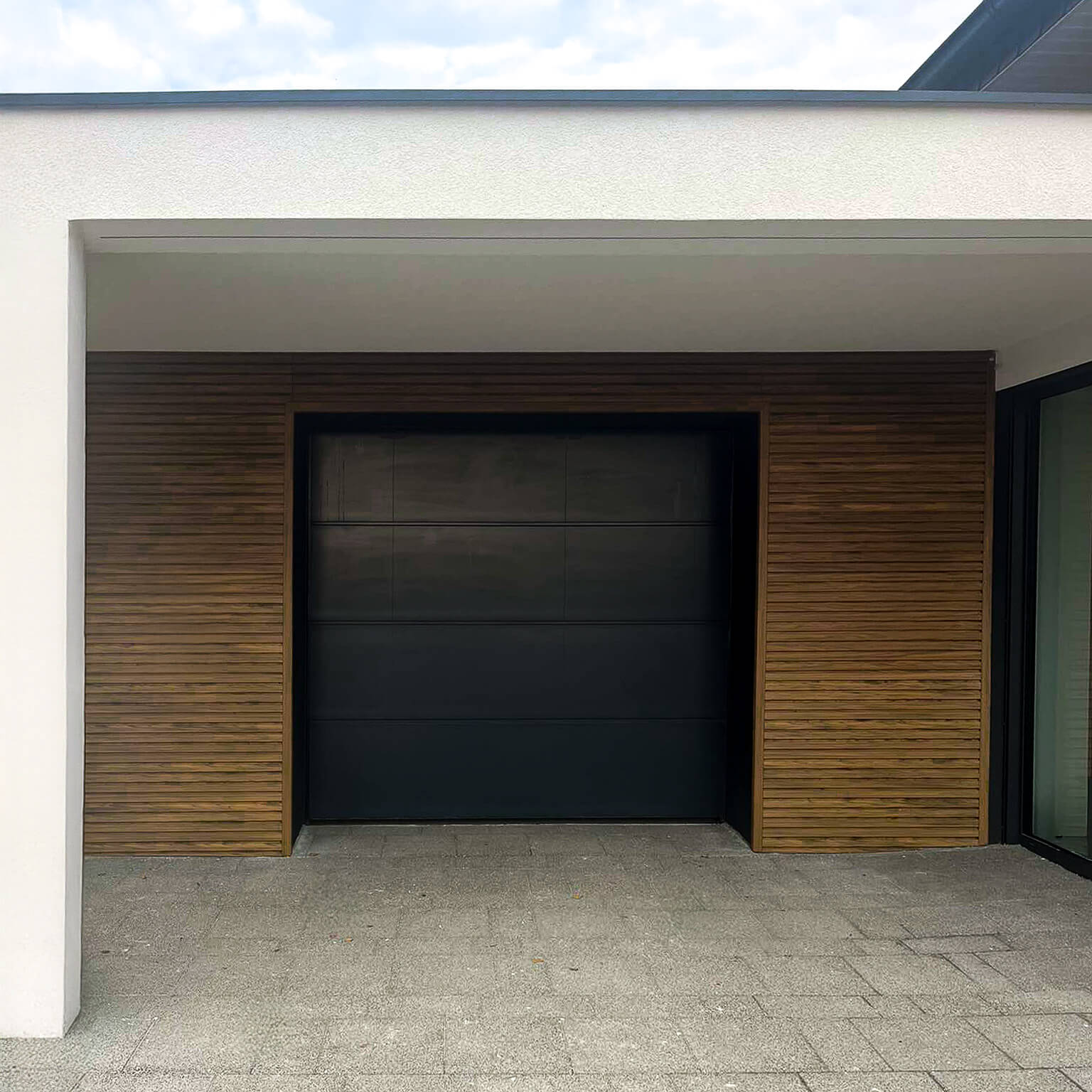 Terasa a fasáda z kompozitních prken Dub Winchester – moderní stylová jednota