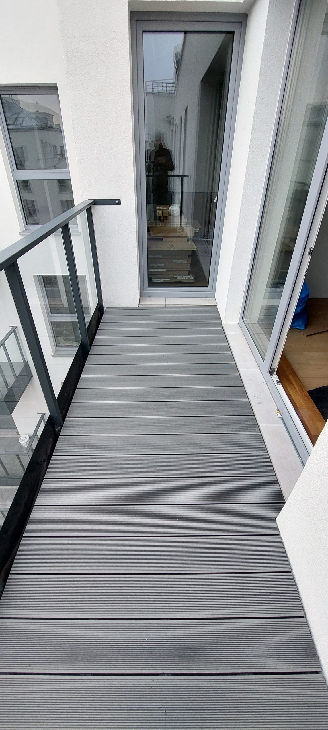Balkon s kompozitních terasových prken Standard 15 Světle Šedý