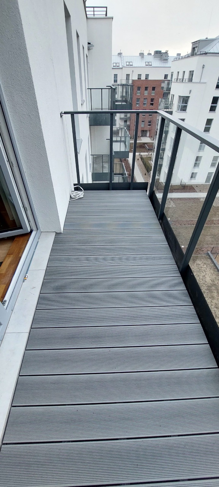 Balkon s kompozitních terasových prken Standard 15 Světle Šedý