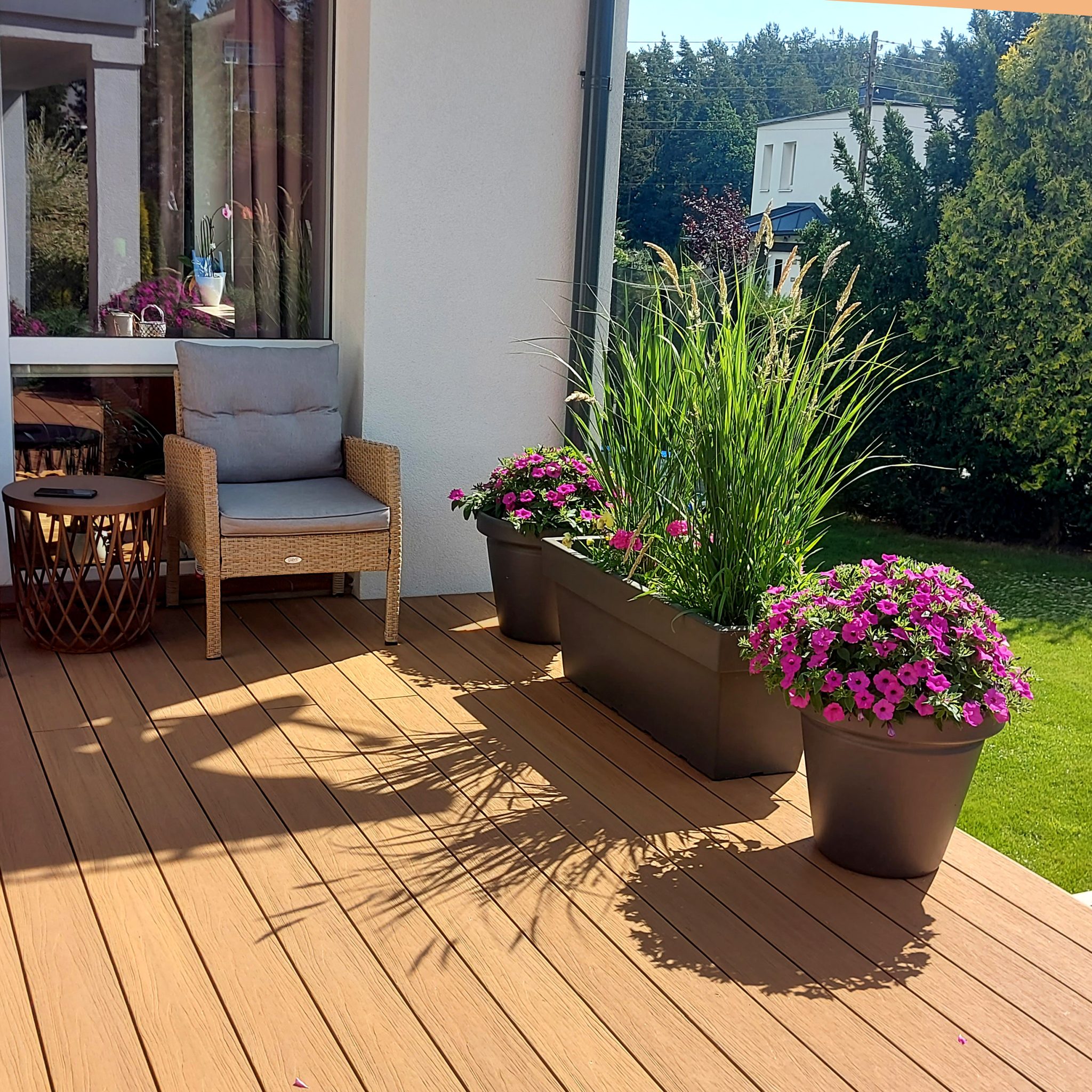 Kompozitní terasa z prémiových terasových prken Natural Oak