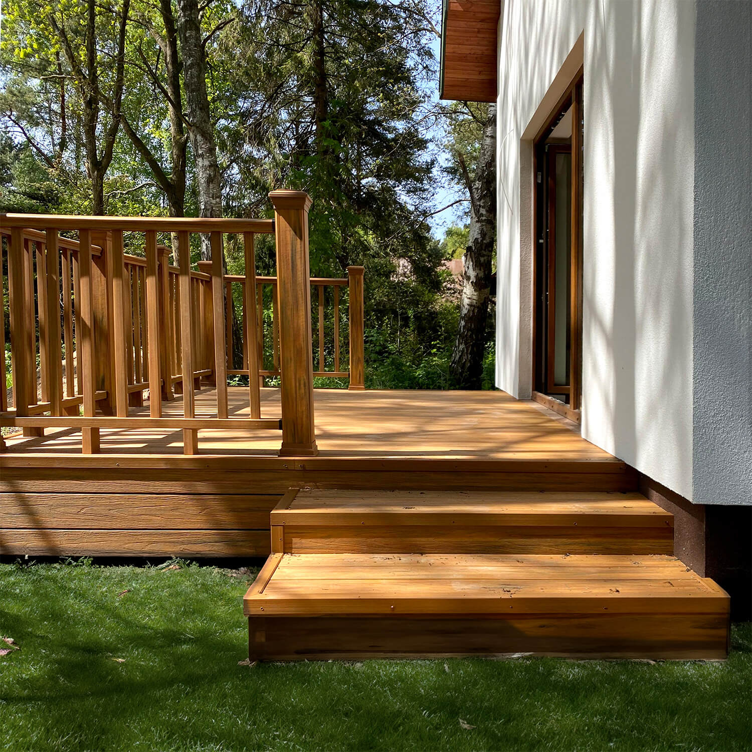 Hnědá terasa se zábradlím – Amber Premium