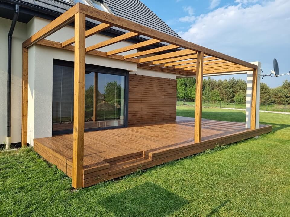 Terasa z kompozitních terasových prken Premium Teak