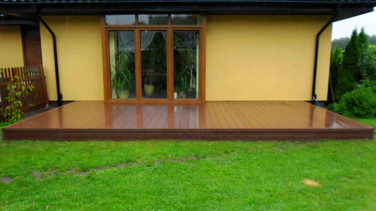 Montaz-na-bloczkach-taras-z-deski-kompozytowej-ciemny-braz-standard-Radom-2 Montaż-na-bloczkach,-taras-z-deski-kompozytowej-ciemny-brąz-standard-Radom-2