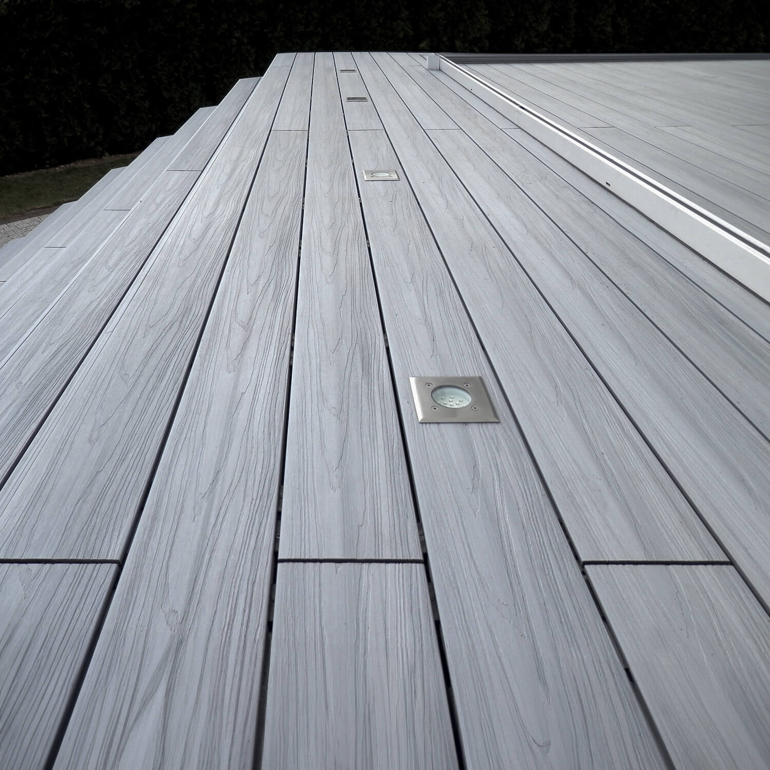 realizacja tarasu z deski kompozytowej solid premium light gray-2 realizacja tarasu z deski kompozytowej solid premium light gray